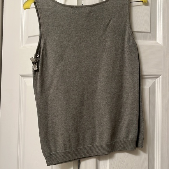 Joseph A Sleeveless heather gray sweater with sequins - Picture 6 of 9